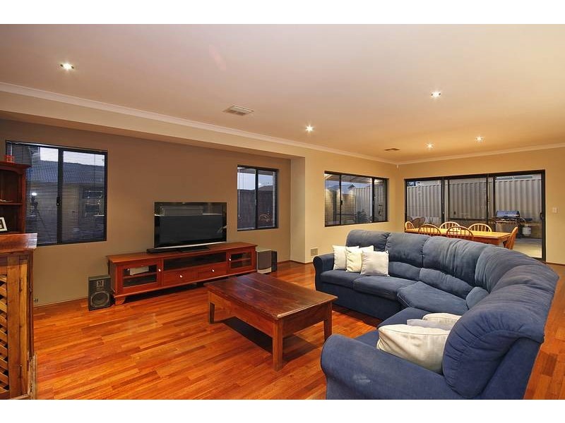 35 Sanderstead Loop, Butler WA 6036