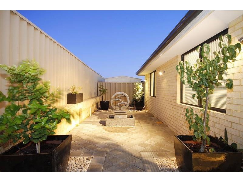 35 Sanderstead Loop, Butler WA 6036