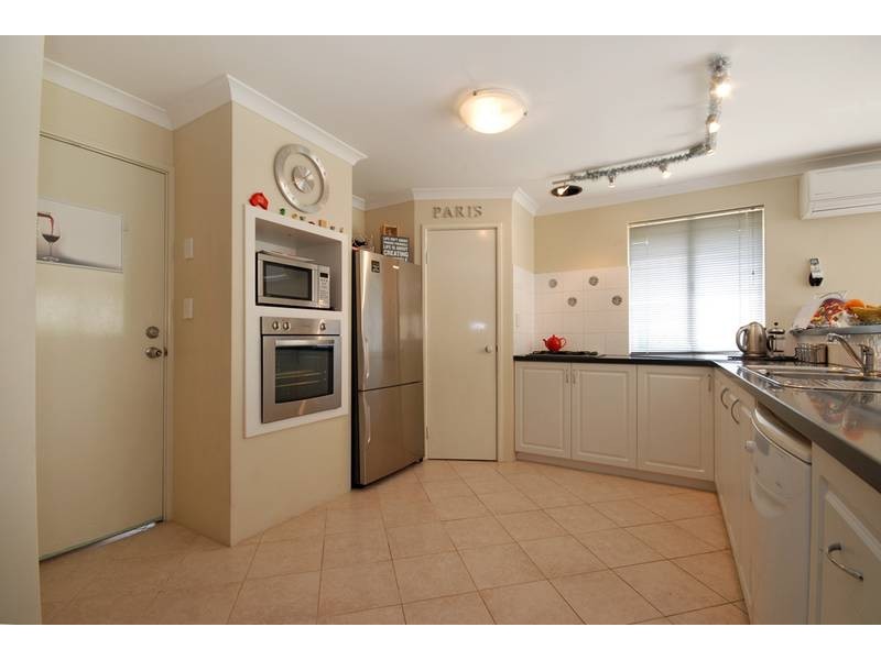 6 Carlisle Approach, Butler WA 6036