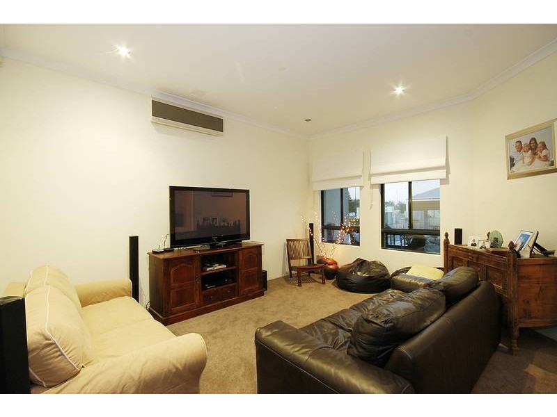 2 Duxford Street, Butler WA 6036