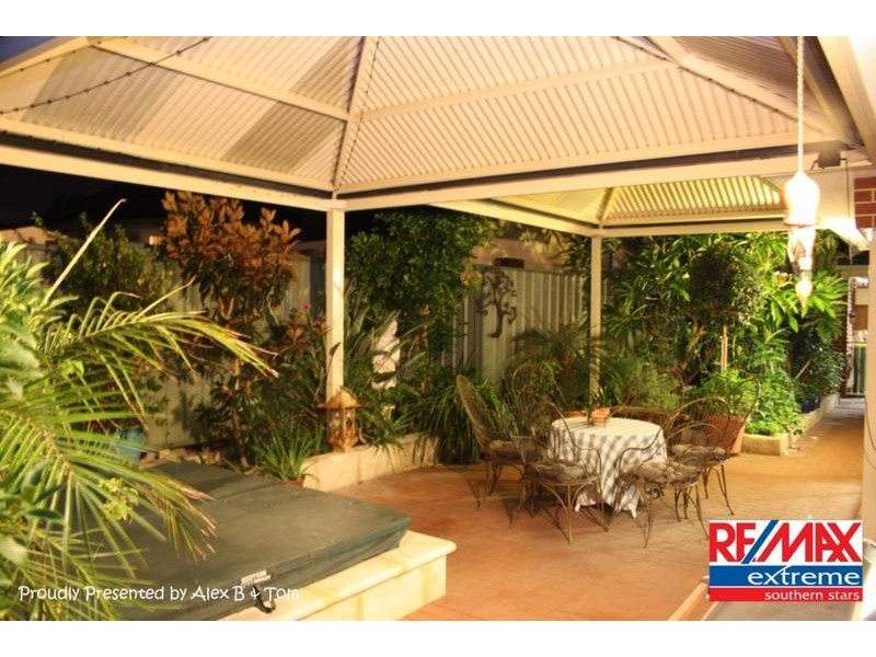 40 Barnsley Street, Queens Park WA 6107