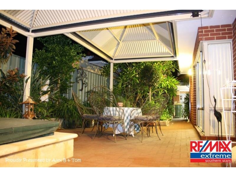 40 Barnsley Street, Queens Park WA 6107