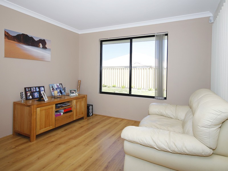 38 Tobermory Crescent, Butler WA 6036