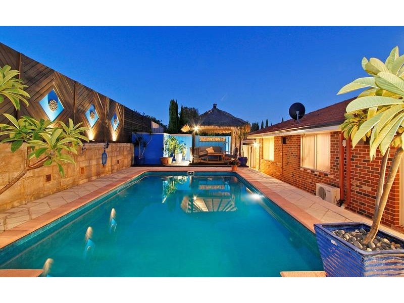 10 Stradbroke Gardens, Ridgewood WA 6030