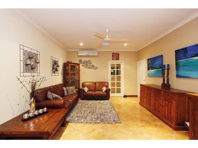 10 Stradbroke Gardens, Ridgewood WA 6030