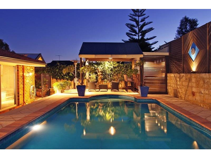 10 Stradbroke Gardens, Ridgewood WA 6030