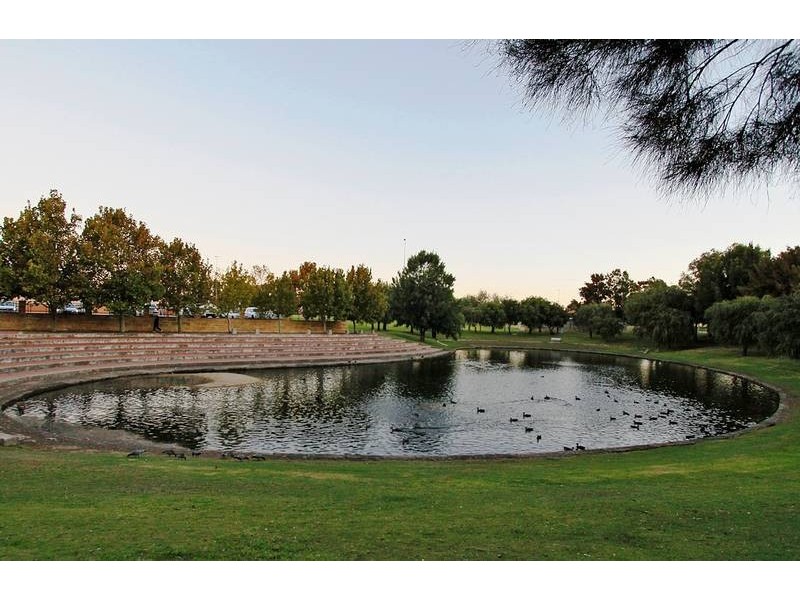 10 Stradbroke Gardens, Ridgewood WA 6030