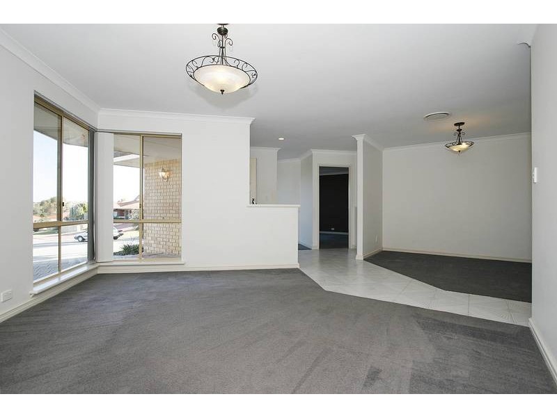 11 Eden Mews, Kinross WA 6028