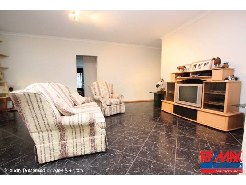 18 Yarrow Drive, Beechboro WA 6063