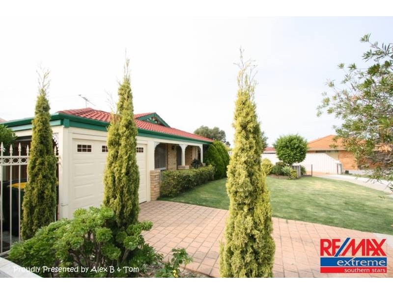 13 Forman Court, Queens Park WA 6107