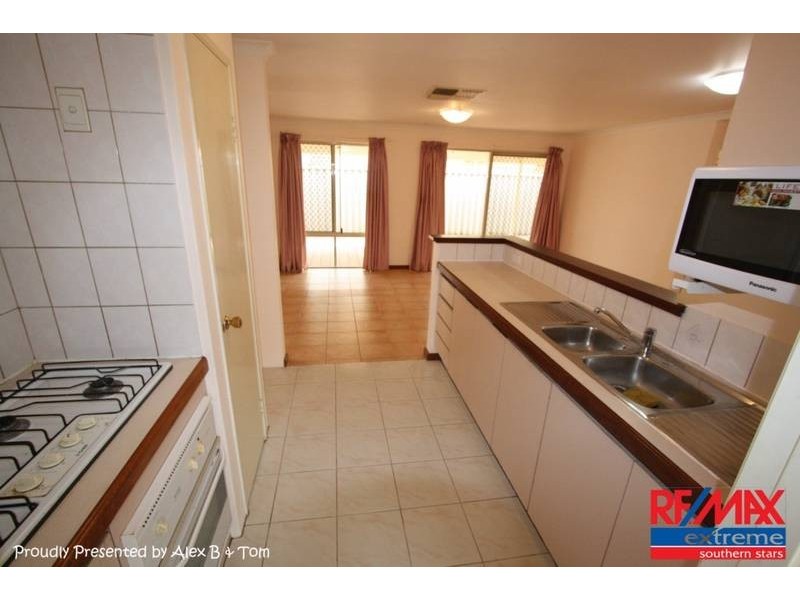 13 Forman Court, Queens Park WA 6107