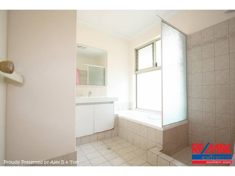 13 Forman Court, Queens Park WA 6107