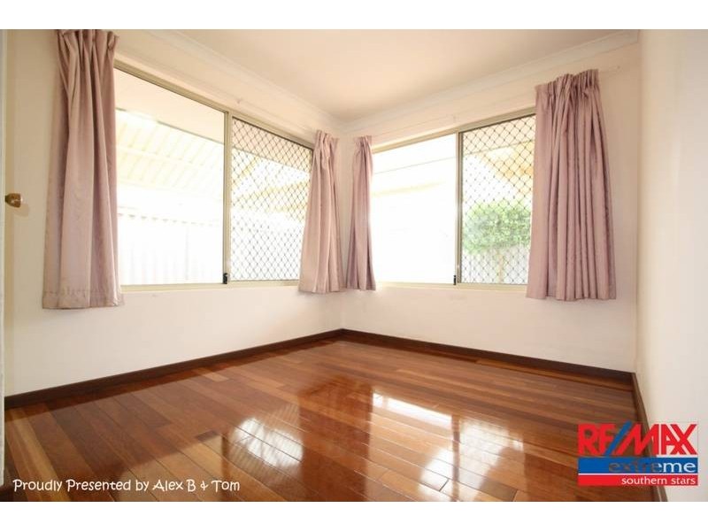 13 Forman Court, Queens Park WA 6107