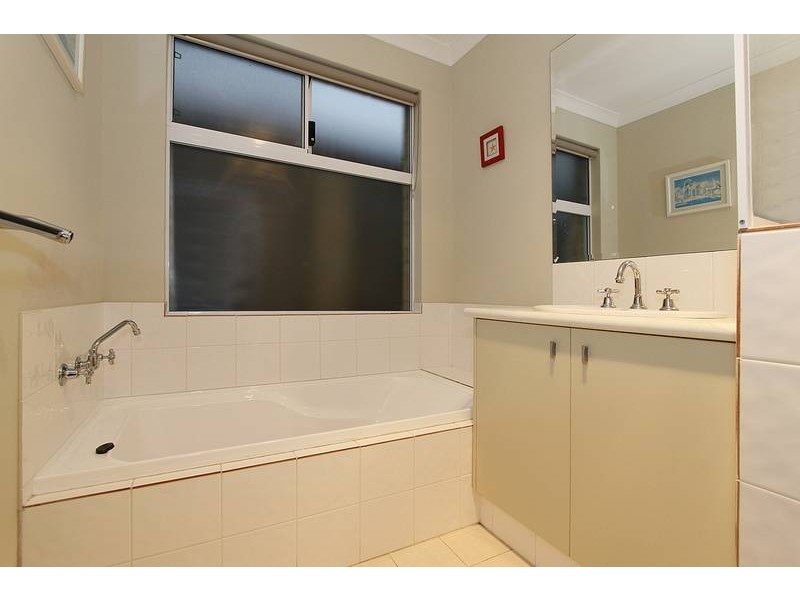 15 Spindrift Street, Jindalee WA 6036