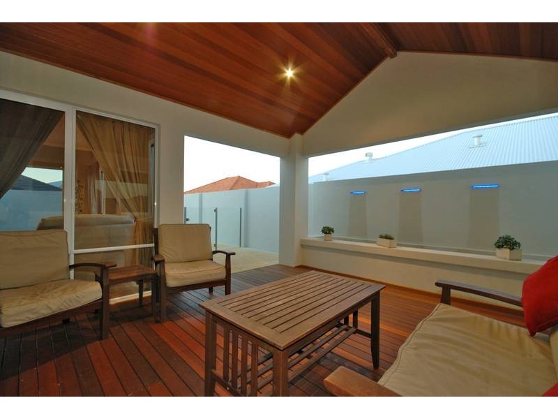 14 Halyard Road, Jindalee WA 6036