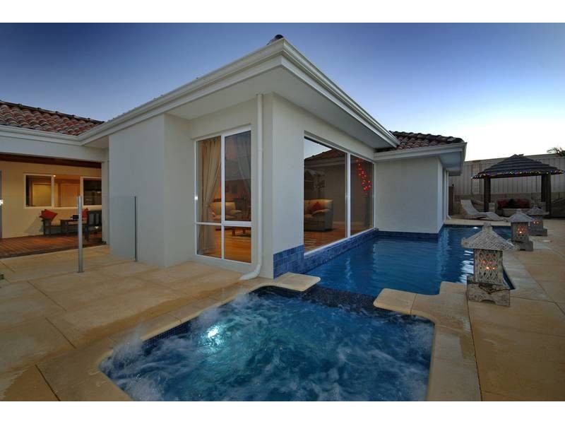 14 Halyard Road, Jindalee WA 6036