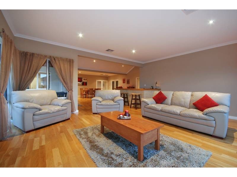 14 Halyard Road, Jindalee WA 6036