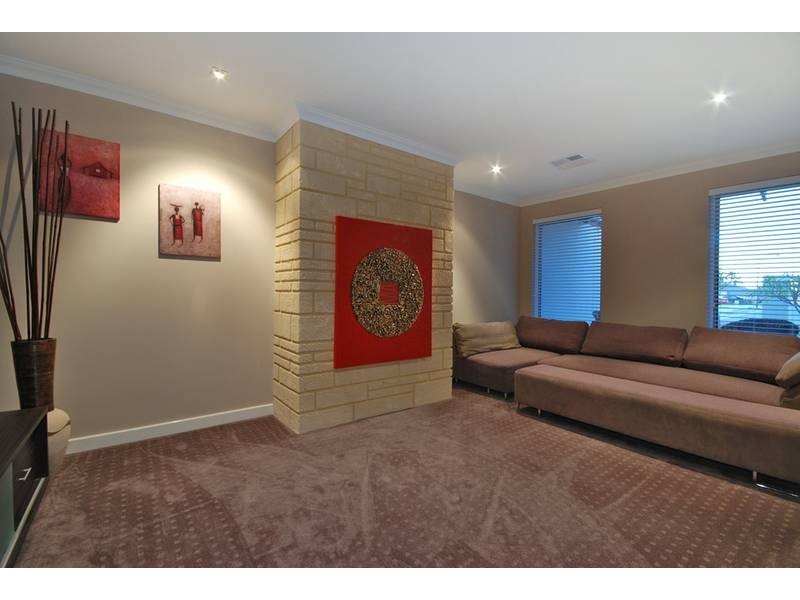 14 Halyard Road, Jindalee WA 6036