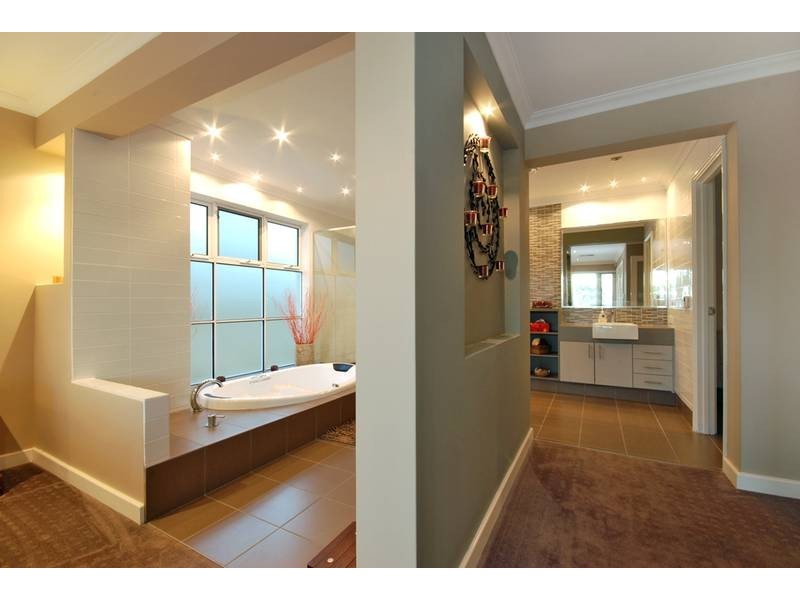 14 Halyard Road, Jindalee WA 6036