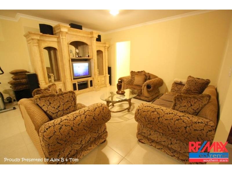 64 Wicklow Circle, Darch WA 6065