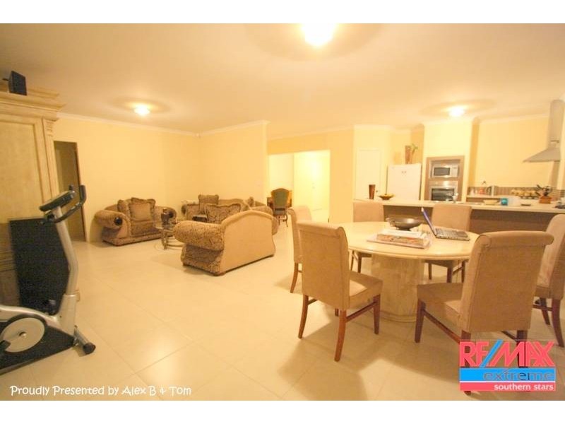 64 Wicklow Circle, Darch WA 6065