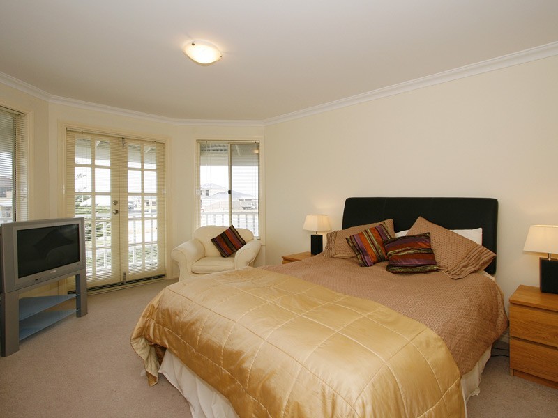 67 Seaspray Crescent, Jindalee WA 6036
