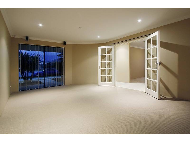 98 Benenden Avenue, Butler WA 6036