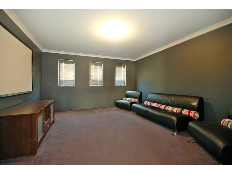 26 Shepperton Drive, Butler WA 6036