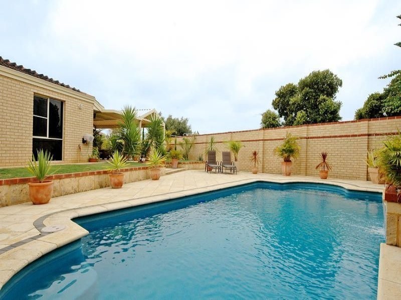 5 Galway Court, Mindarie WA 6030