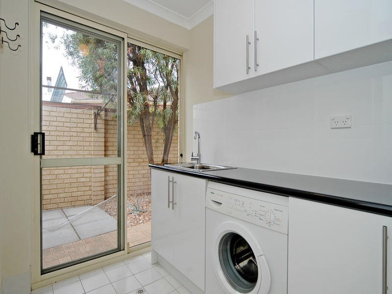 5 Galway Court, Mindarie WA 6030