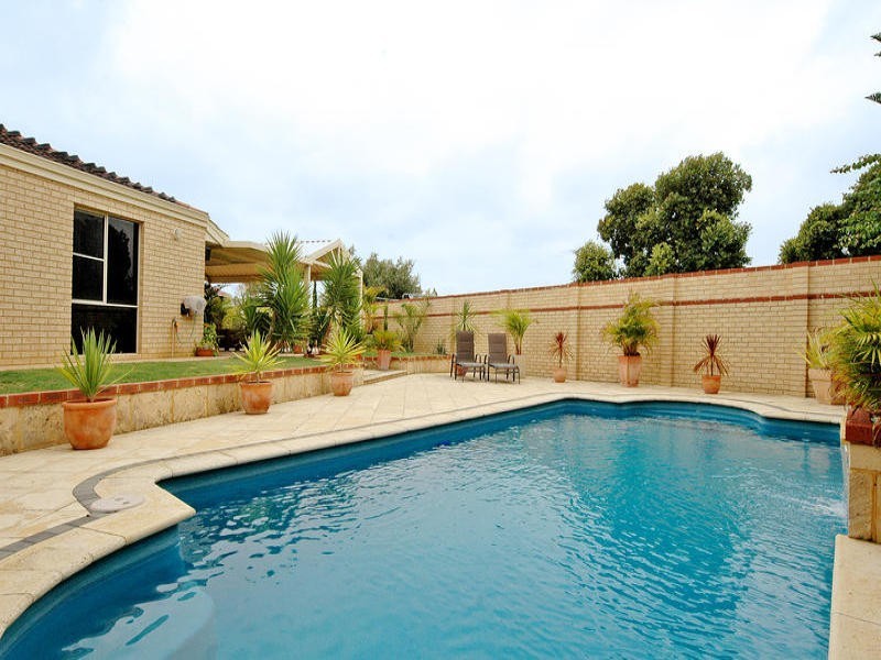 5 Galway Court, Mindarie WA 6030