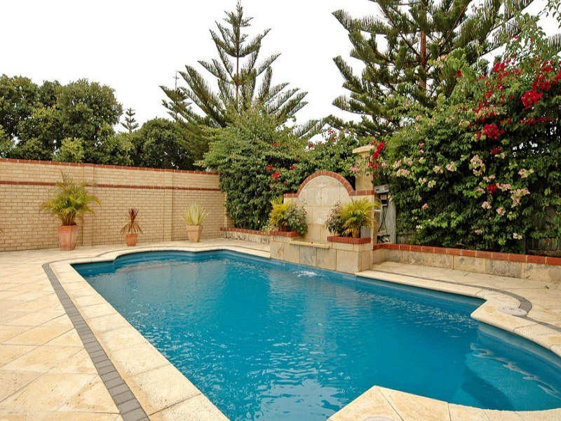 5 Galway Court, Mindarie WA 6030