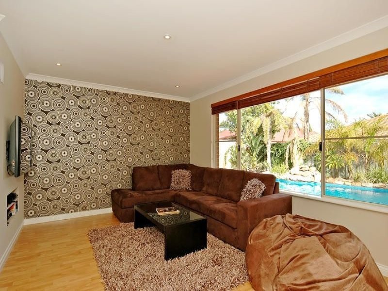 15 Tallinn Loop, Mindarie WA 6030