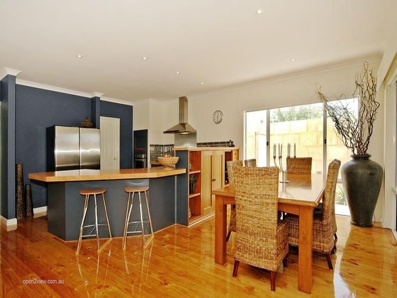 6 Seville Crest, Mindarie WA 6030