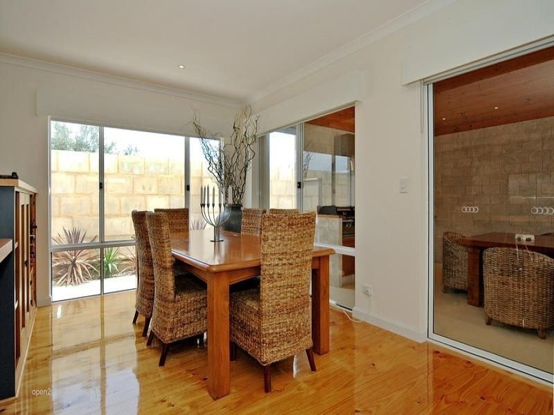 6 Seville Crest, Mindarie WA 6030