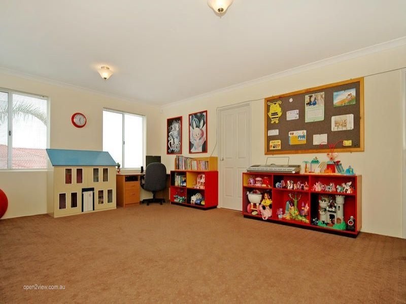 6 Seville Crest, Mindarie WA 6030