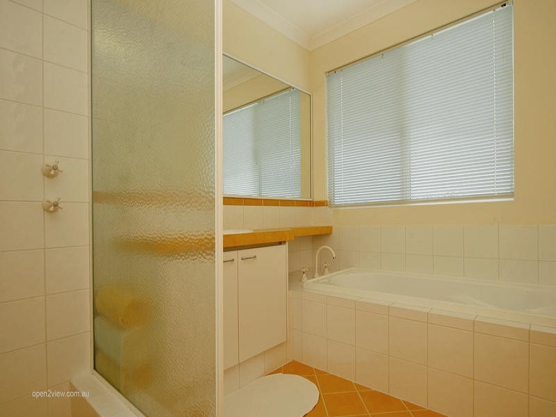 6 Seville Crest, Mindarie WA 6030