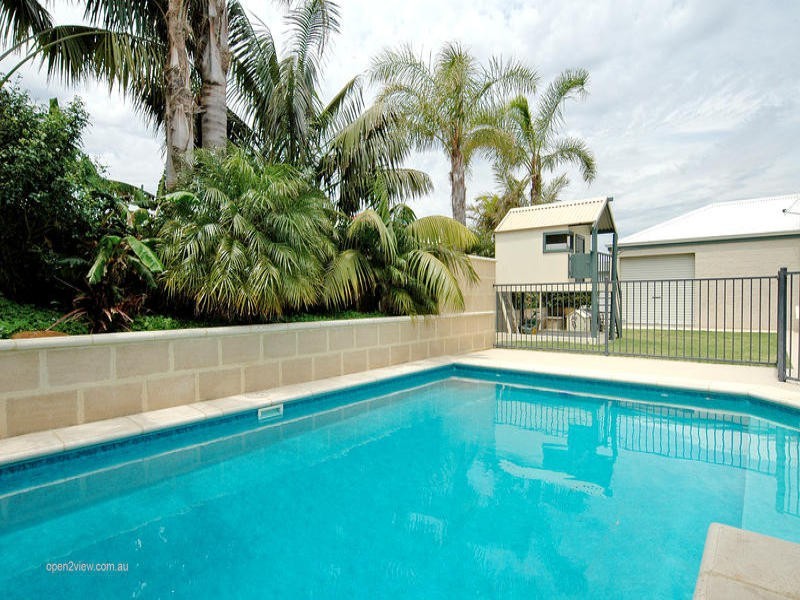 6 Seville Crest, Mindarie WA 6030