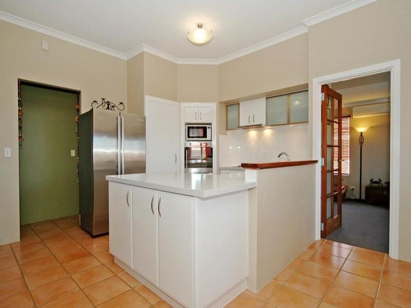 8 Fawley Retreat, Mindarie WA 6030