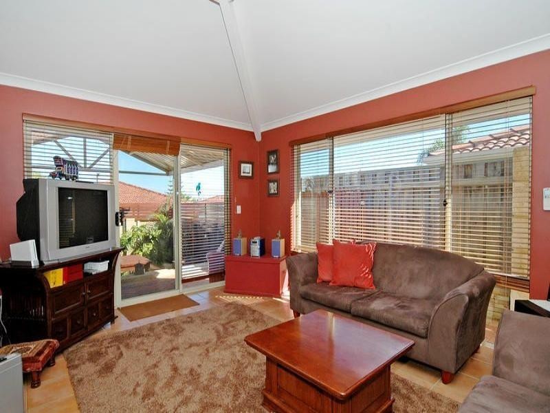 8 Fawley Retreat, Mindarie WA 6030