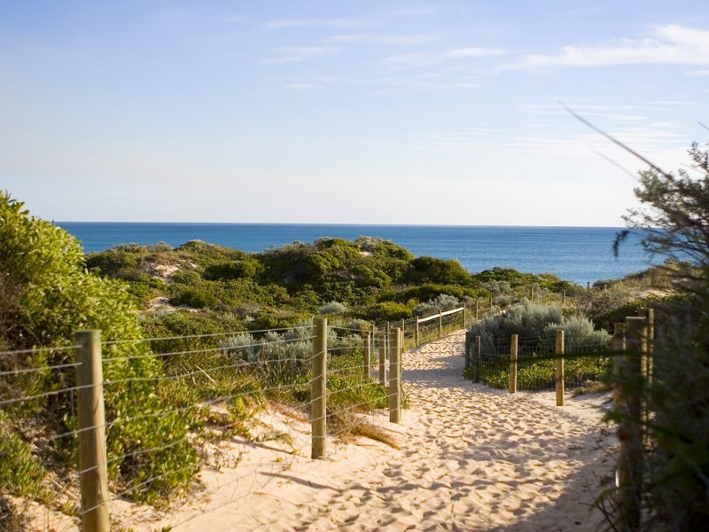 12 Bream Way, Yanchep WA 6035
