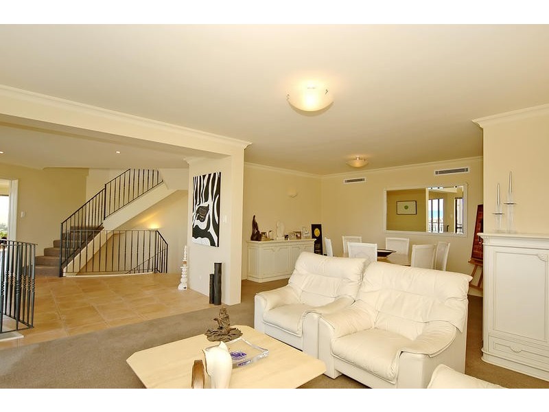 42 Clarecastle Retreat, Mindarie WA 6030