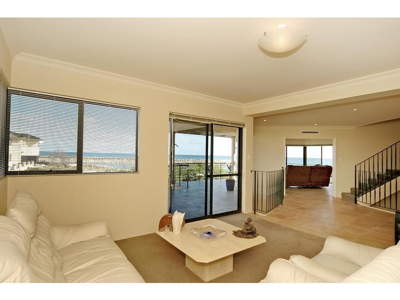 42 Clarecastle Retreat, Mindarie WA 6030