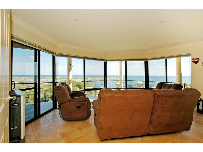 42 Clarecastle Retreat, Mindarie WA 6030