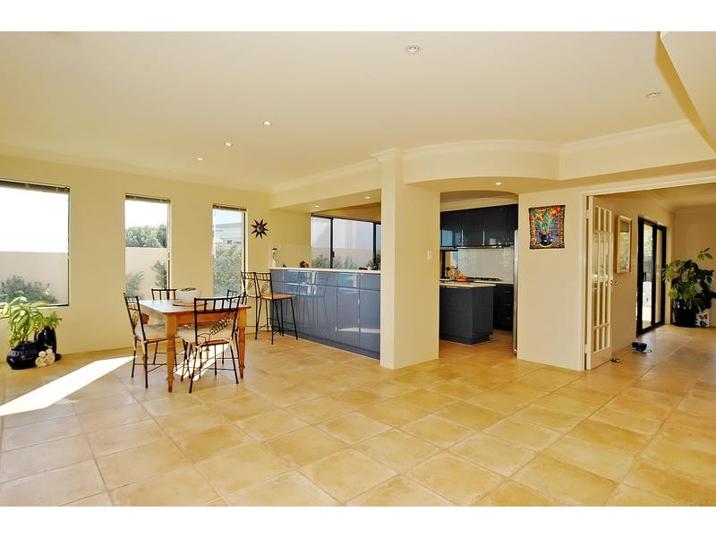 42 Clarecastle Retreat, Mindarie WA 6030