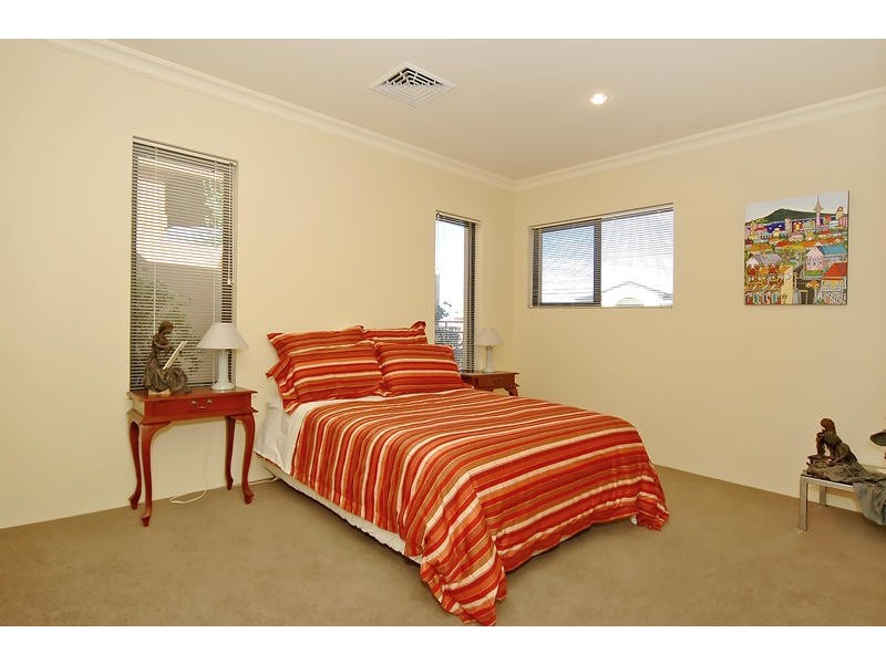 42 Clarecastle Retreat, Mindarie WA 6030