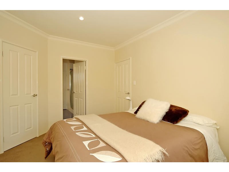 42 Clarecastle Retreat, Mindarie WA 6030