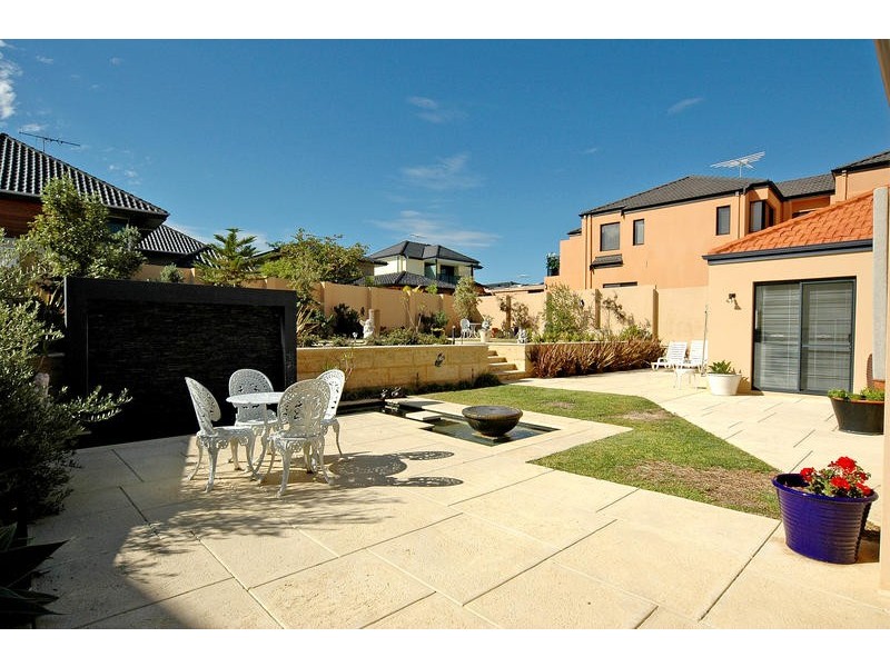 42 Clarecastle Retreat, Mindarie WA 6030