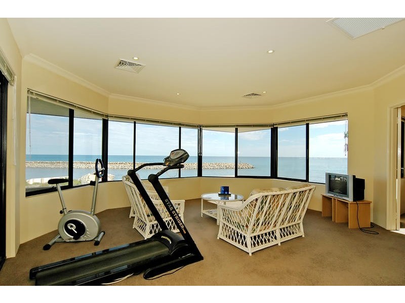 42 Clarecastle Retreat, Mindarie WA 6030