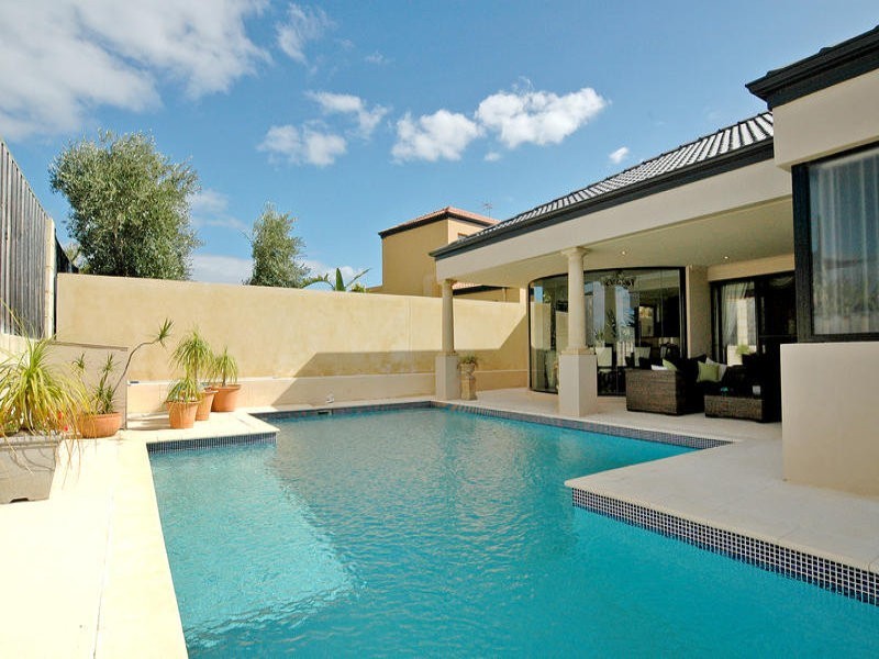 14 Rhodes Close, Mindarie WA 6030